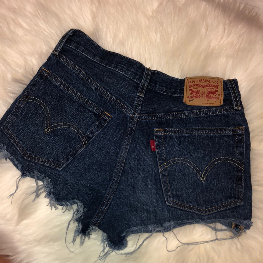 LEVI shorts dark denim size 25!